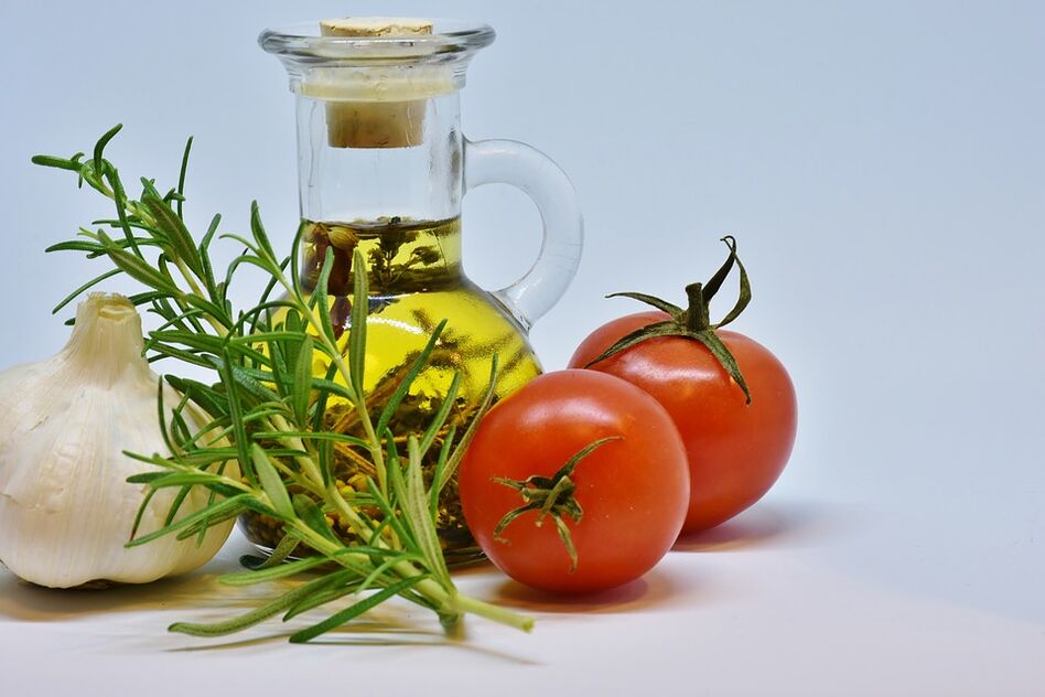 чесън домати и масло за кето диета